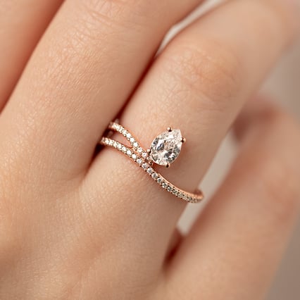 Unkonventioneller Verlobungsring mit Diamanten Reptie