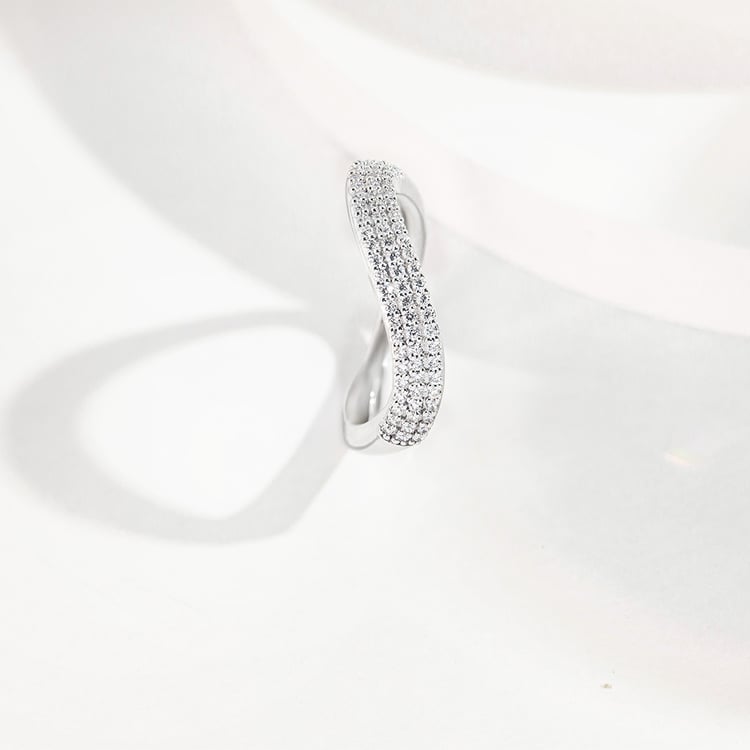 Gewellter halber Eternityring aus Silber mit Diamanten Hjalmar 161556