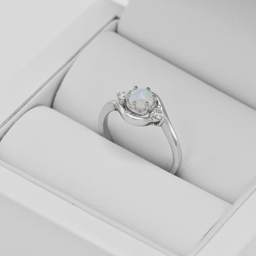 Goldener Verlobungsring mit Opal und Diamanten Eleie