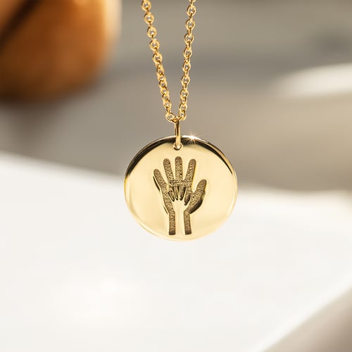 Anhänger mit Gravur einer Hand Mimi