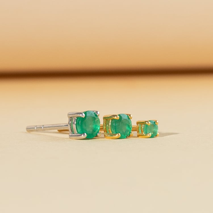 Silberne Ohrstecker mit Smaragden und Auswahl der Größe Franci 120759