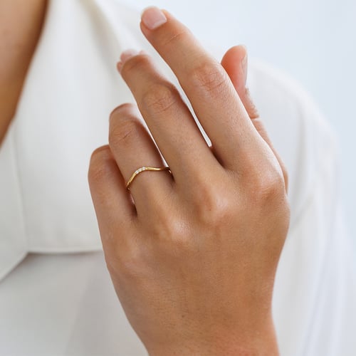 Silberring in V-Form mit drei Diamanten Cason