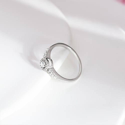Goldener Halo Ring mit Lab Grown Diamanten Mourise