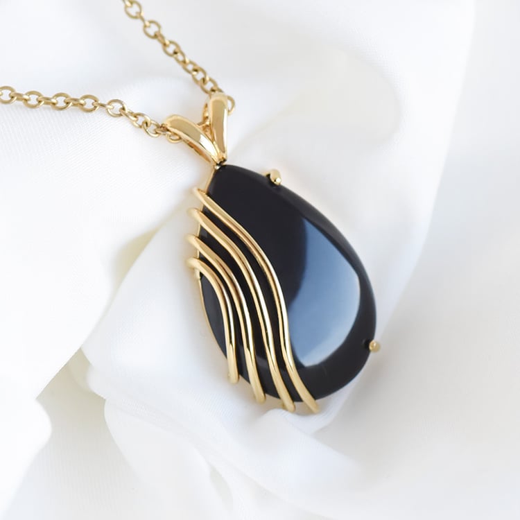 Vergoldeter Anhänger mit Onyx Toini 90913