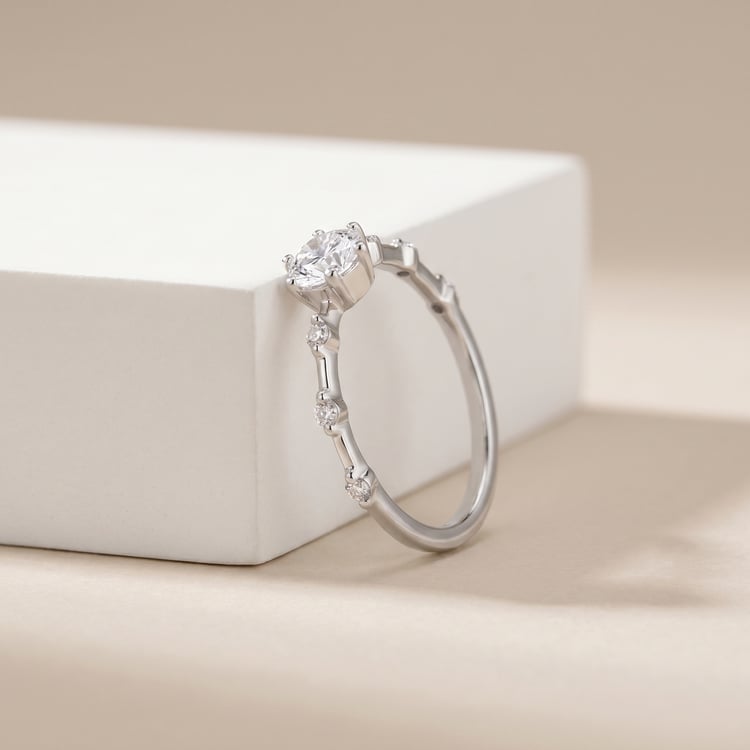 Silberner Ring mit Moissaniten Imelda 167622