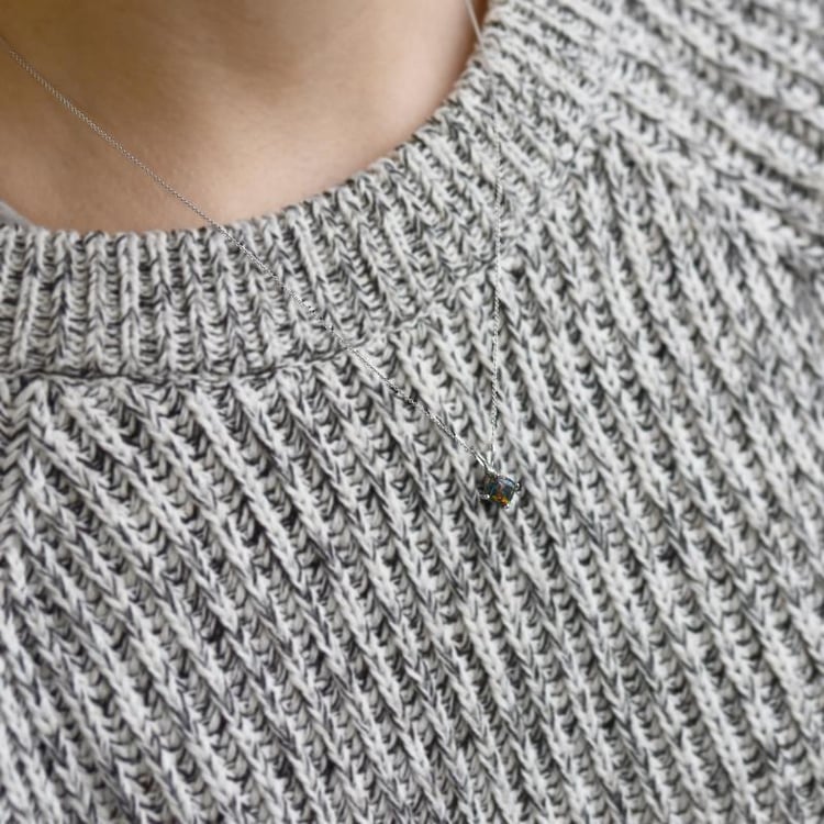 Anhänger in Gold mit schwarzem Opal in Kissenform Rafyna 38556