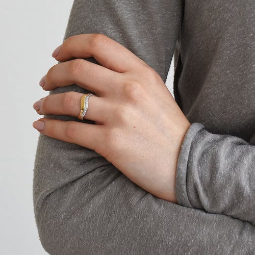 Goldene Eheringe mit Diamanten Charla
