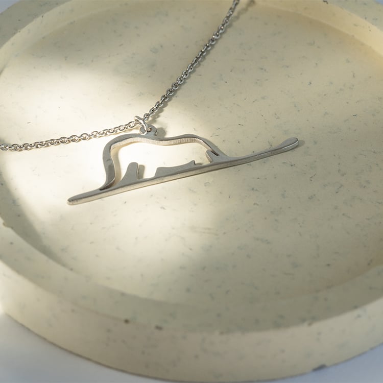 Silberner Anhänger mit einem ausgeschnittenen Elefanten Der kleine Prinz 120880