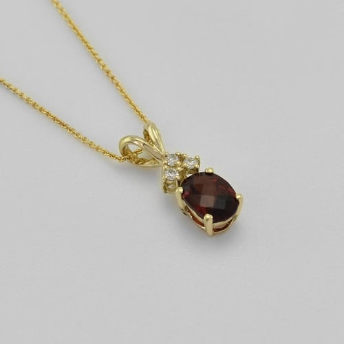 Goldanhänger mit Granat und Diamanten Tamatha