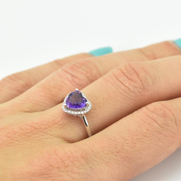 Goldring mit Amethyst in Herzform und Diamanten Connelly 15320