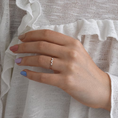 Goldener Verlobungsring mit Diamanten Blanka