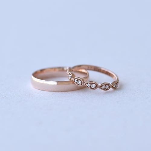 Eheringe aus einem Vintage-Ring mit Lab Grown Diamanten und einem Komfort-Ring Lacy
