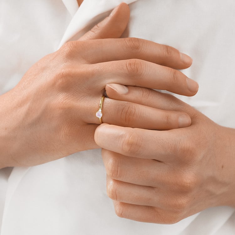 Goldener Verlobungsring mit Mondstein und Diamanten Hye 156271