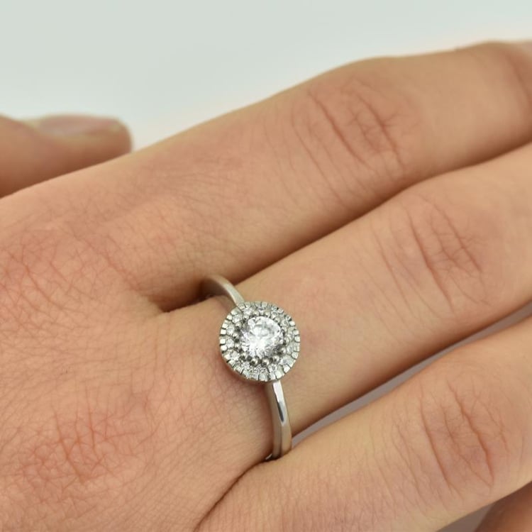 Verlobungsset mit Halo Ring und Diamanten Lieta 24352