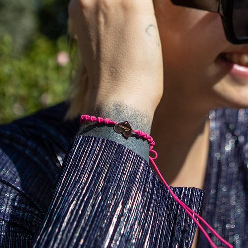 Armband mit Anhänger in Herzform mit Gravur und Diamanten Kristie