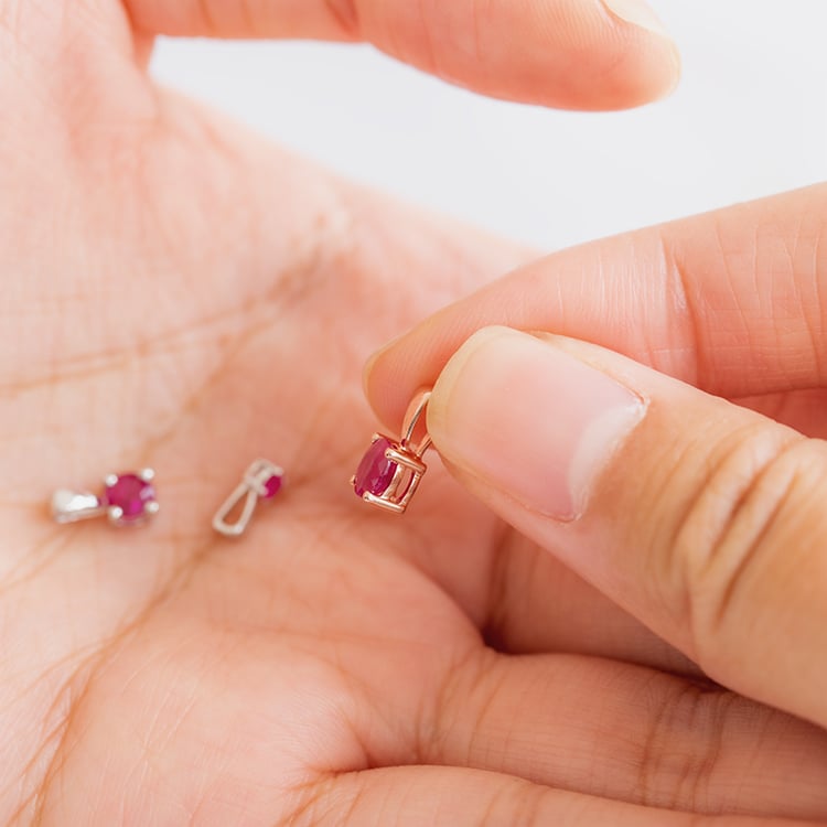 Anhänger mit einem Rubin in der Größe Ihrer Wahl Quinn 123589