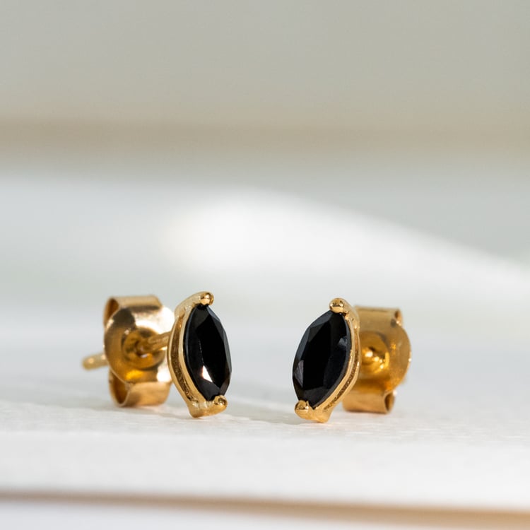 Minimalistische silberne Ohrringe mit schwarzem Spinell Andine 118772