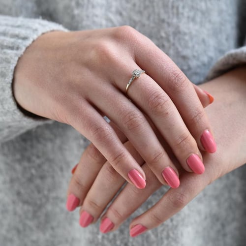 Goldener Halo Ring mit Lab Grown Diamanten Mourise