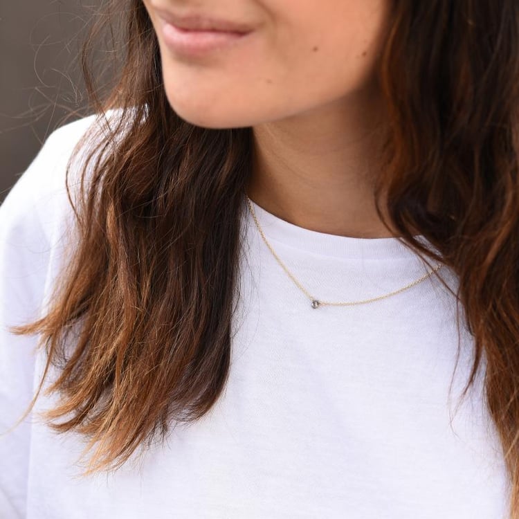 Goldene Halskette mit grauem Diamanten-Tropfen Vebrina 37031