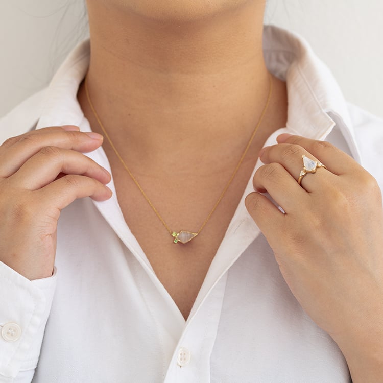 Halskette mit Mondstein, Olivin und Tsavoritgranat Milly 124222