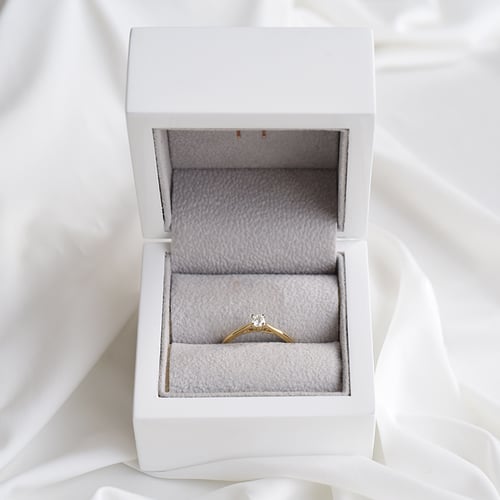 Ring mit Lab Grown Diamant und Auswahl des Karatgewichts Glynn
