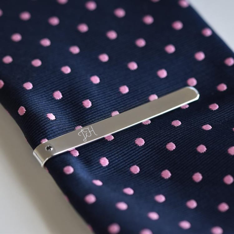 Krawattennadel aus Silber mit schwarzen Diamanten und personalisierter Gravur Draco 115132