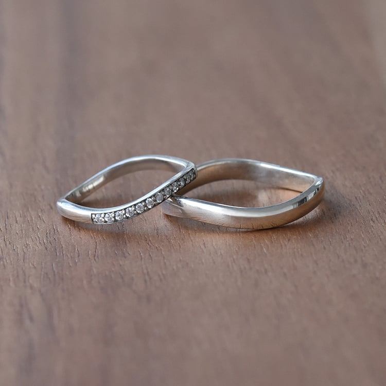 Unregelmäßige goldene Trauringe mit Diamanten Rahab 71642