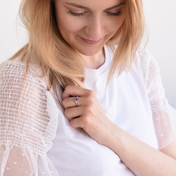 Goldener Ring mit Tansanit und Diamanten Essa 62042