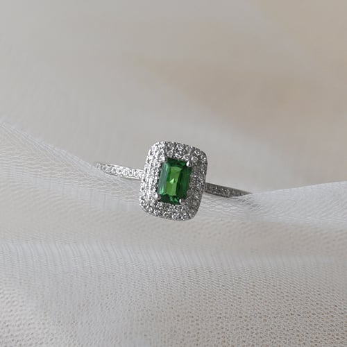 Goldring mit Tsavorit und Diamanten Kanie