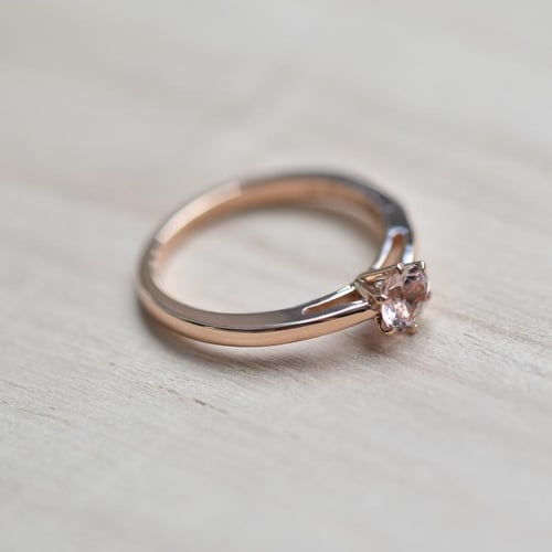 Goldring mit Morganit Rima