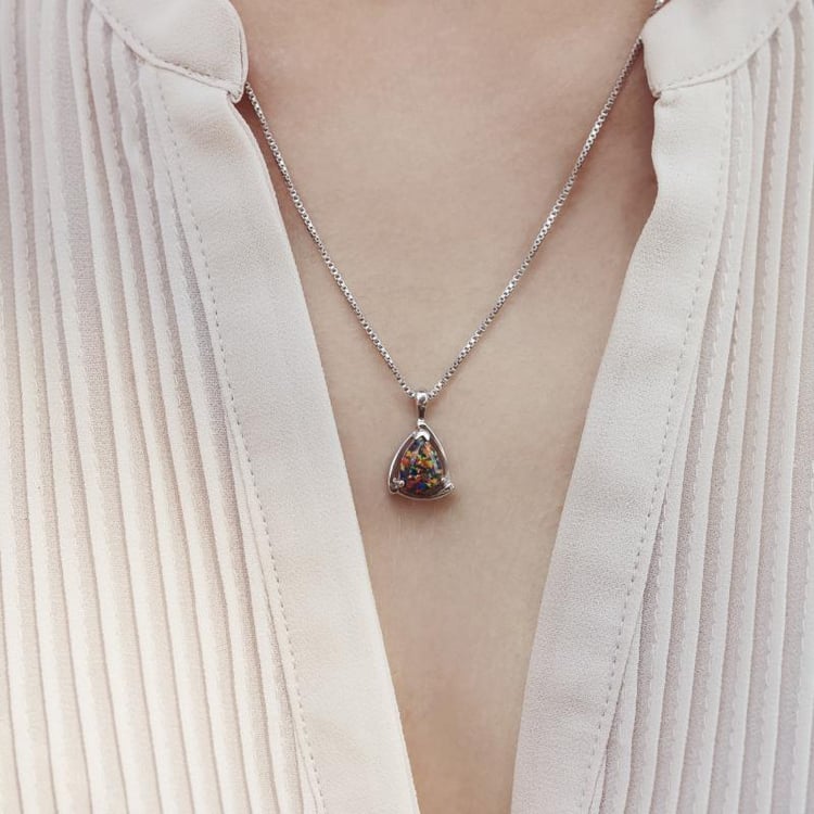 Halskette mit Opal 13729