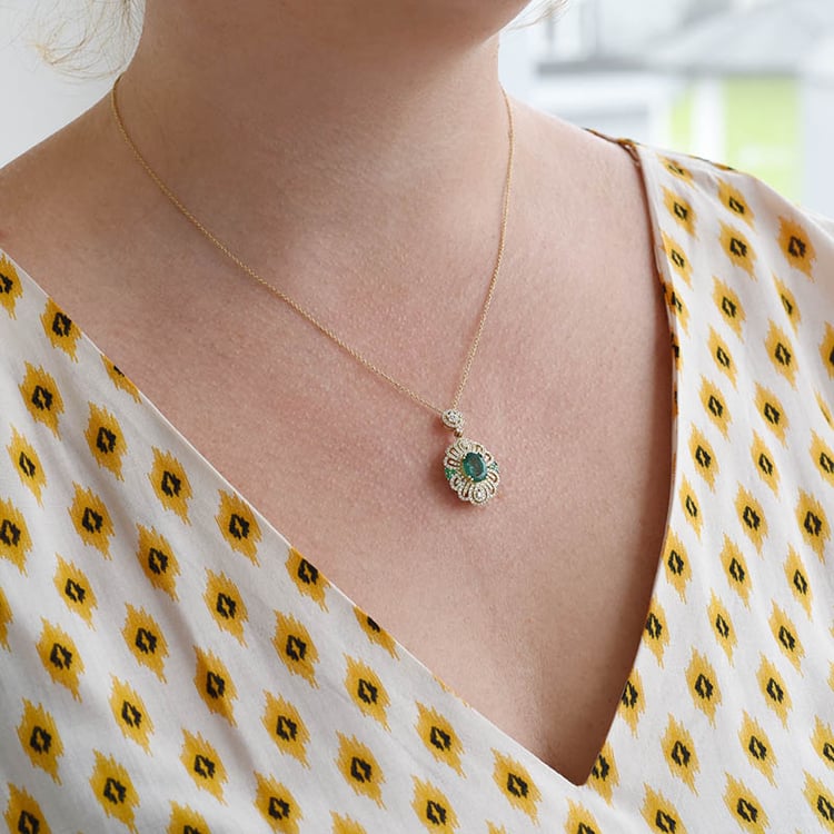 Anhänger mit Smaragden und Diamanten Kloe 88632