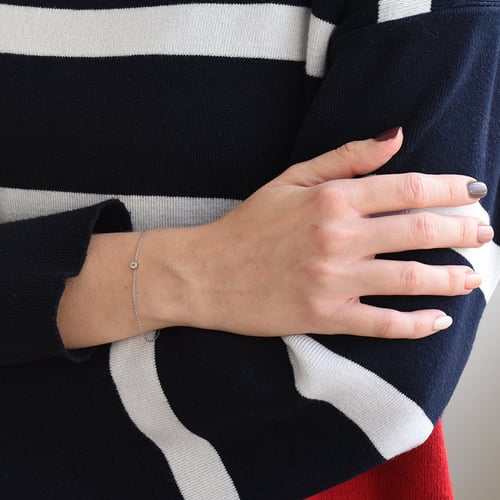 Silbernes minimalistisches Armband mit Mondstein Bonato