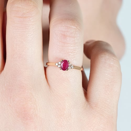 Verlobungsring mit Rubin und Diamanten Sheldo