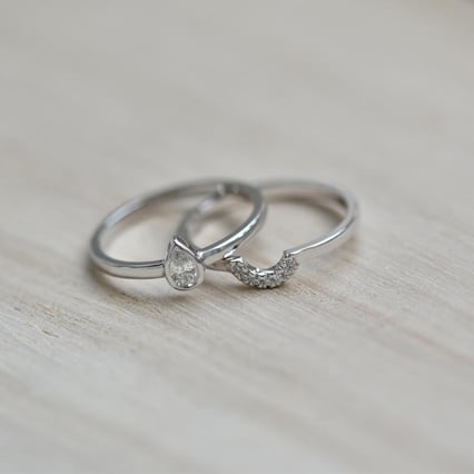 Ringset aus 585 Gold mit zertifiziertem Tropfendiamant Ralyas