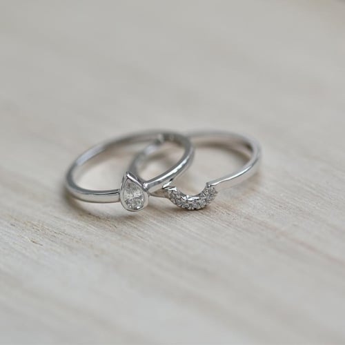 Ringset aus 585 Gold mit zertifiziertem Tropfendiamant Ralyas