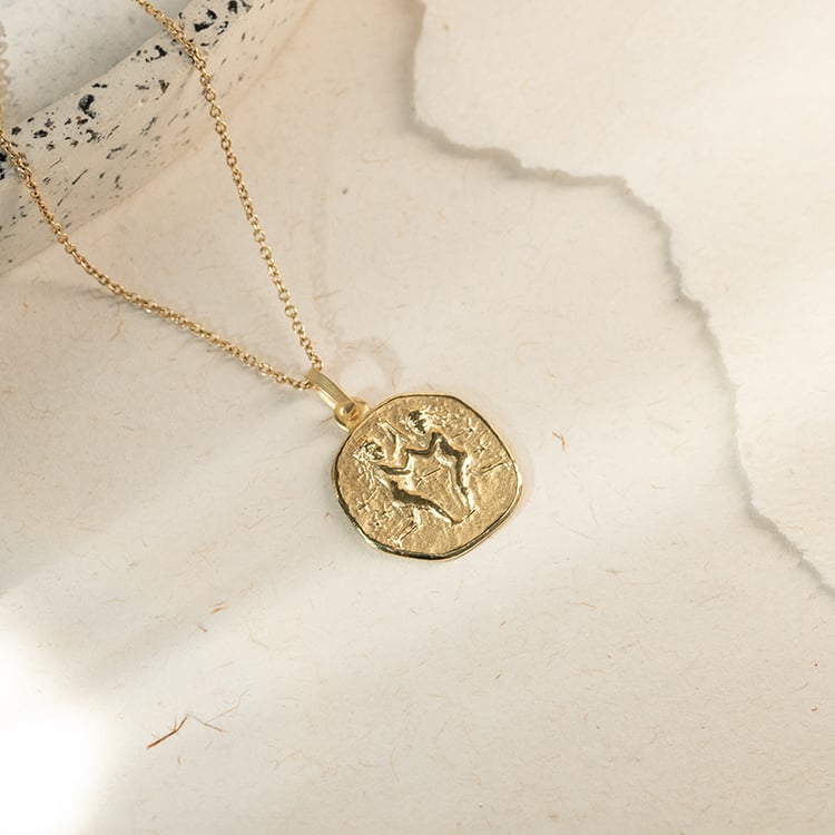 Silberanhänger mit Symbolen des Tierkreiszeichens 136665