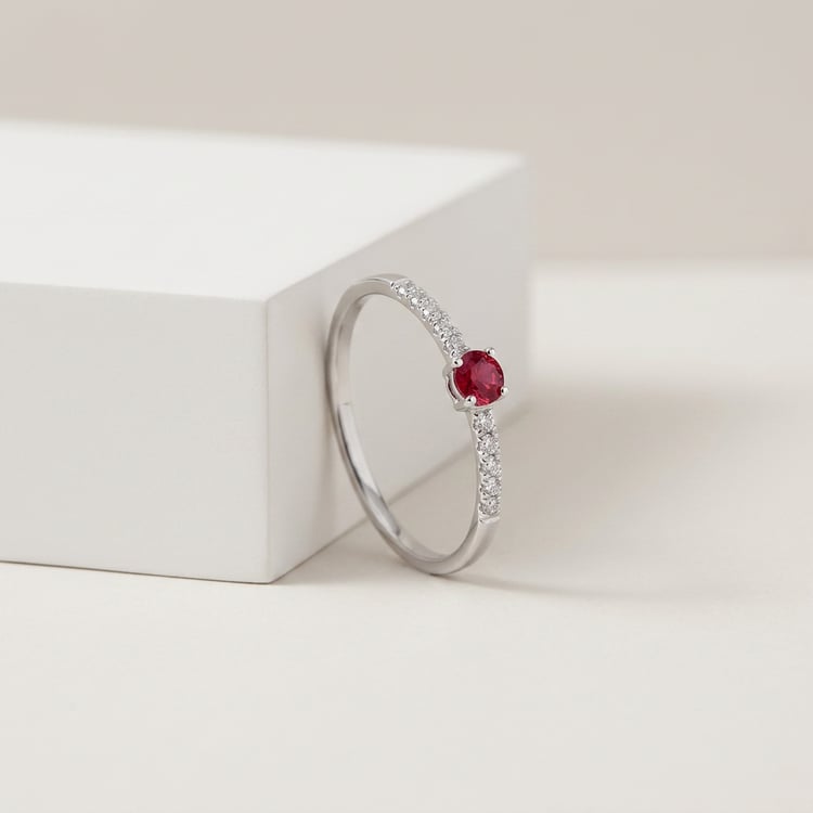Silberring mit Rubin und seitlichen Lab Grown Diamanten Mikey 170998