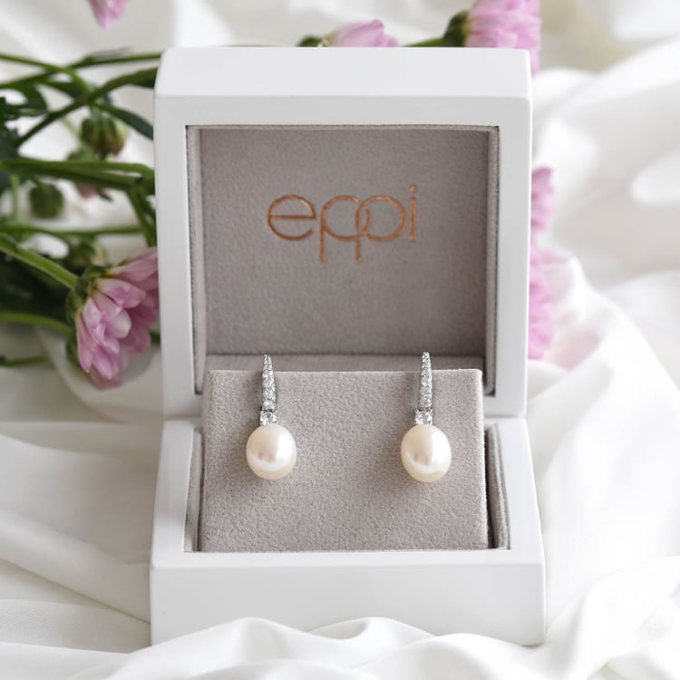 Silberne Ohrringe mit Perlen und Zirkonia Fauna 83475