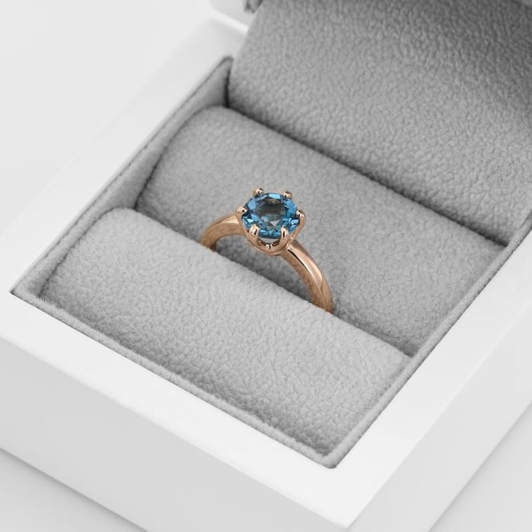 Goldring mit blauem Topas in Eppi-Geschenkbox 50894