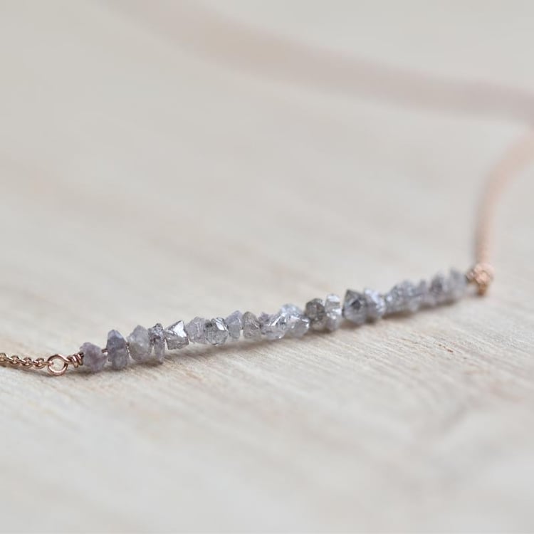 Goldener Choker mit rosa ungeschliffenen Diamanten Wandalee 38660