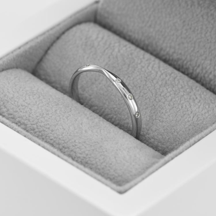 Schmaler Eternity-Ring mit Lab Grown Diamanten und ein breiter Komfort-Ring Garcia 101890