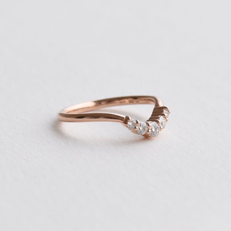 Ausgeschnittener Trauring aus Gold mit Moissaniten Bride 73740