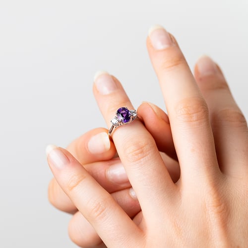 Verlobungsring mit Amethyst und Lab Grown Diamanten Brink
