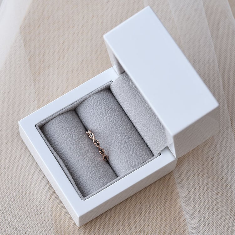 Zarter Eternity-Ring aus Gold mit schwarzen Diamanten Talita 67752