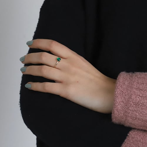 Goldring mit Cabochon-Onyx Yana