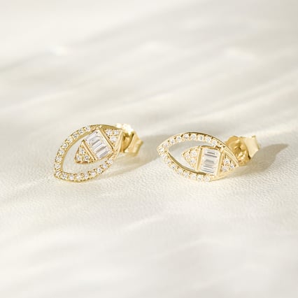 Goldene Ohrringe in Mandelform mit Lab Grown Diamanten Birgit