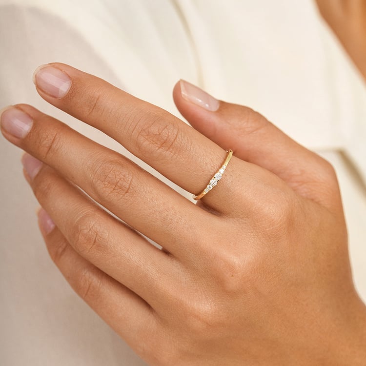 Minimalistischer Ring aus Silber mit Diamanten Ingvar 162964