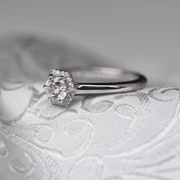 Ring im Halostil mit Lab Grown Diamanten Nalani 68358