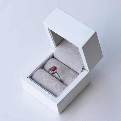 Goldring mit Rubin und Diamanten Arya